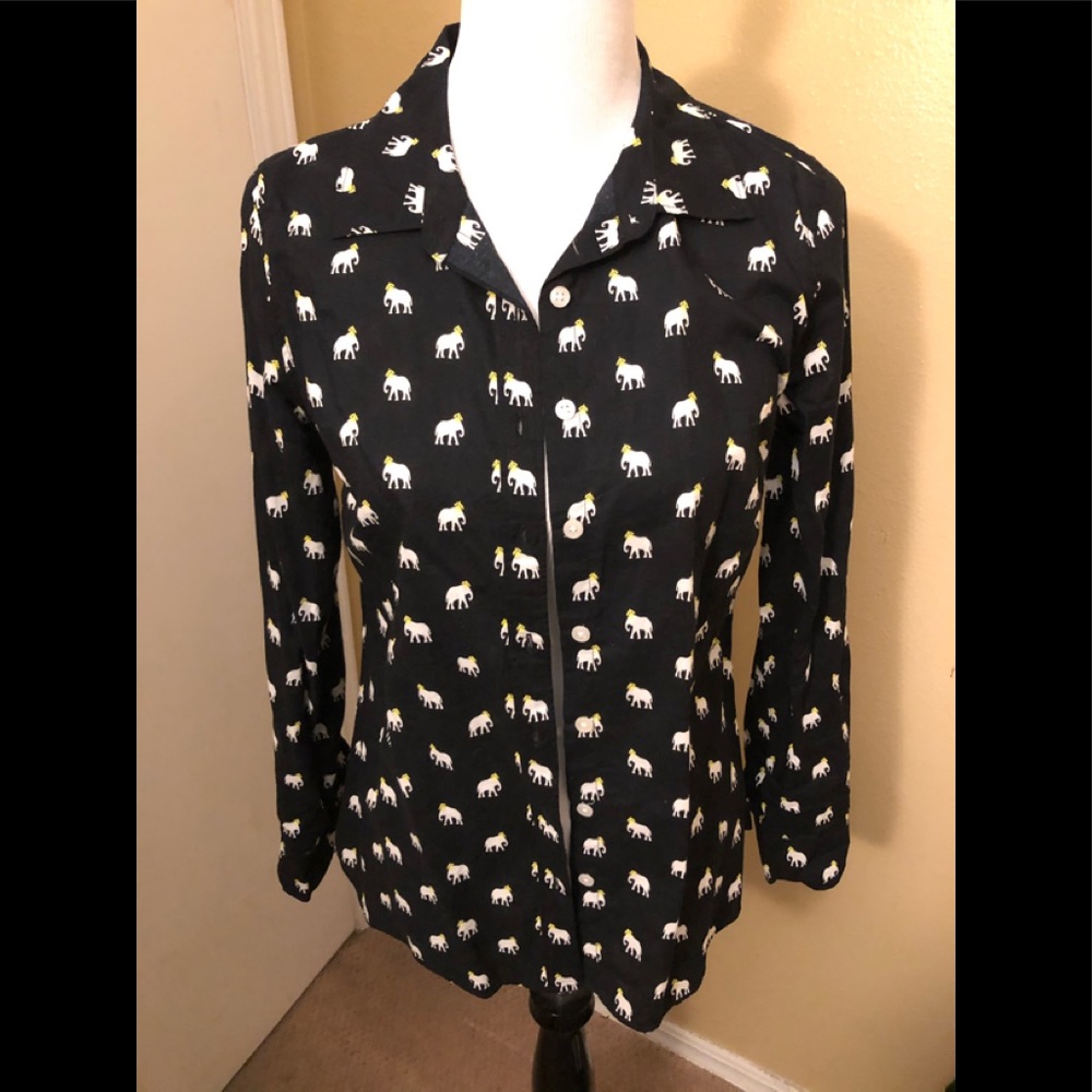 Crown & Ivy | Roaming Elephants Top